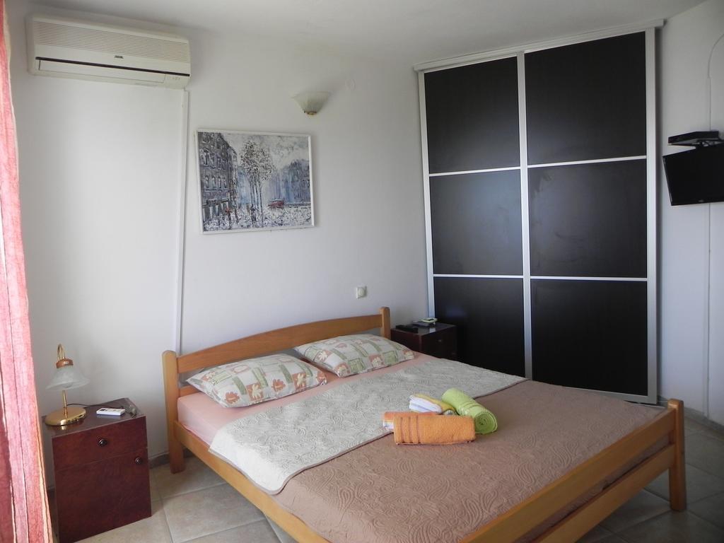 Apartments & Rooms Villa Anastasija Улцин Стая снимка